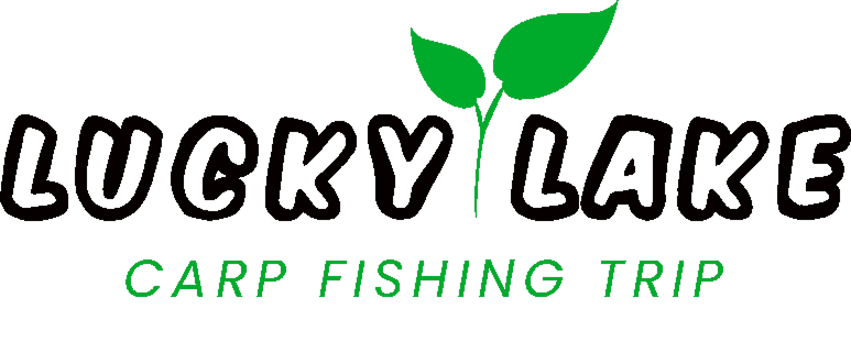 Logo Lucky Lake avec une tige verte à deux feuilles au centre et le texte 'Carp Fishing Trip' en dessous.