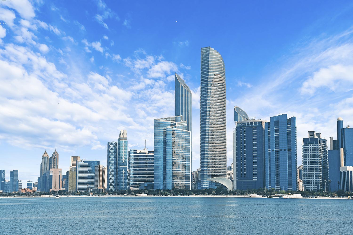 ADGM Court confirms power to grant anti-suit injunctions over onshore Abu Dhabi cases but denies relief for lack of valid arbitration agreement.