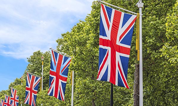 Commercial Court to pilot public access to witness statements, expert reports and key documents via CE File, enhancing transparency from October 2025.