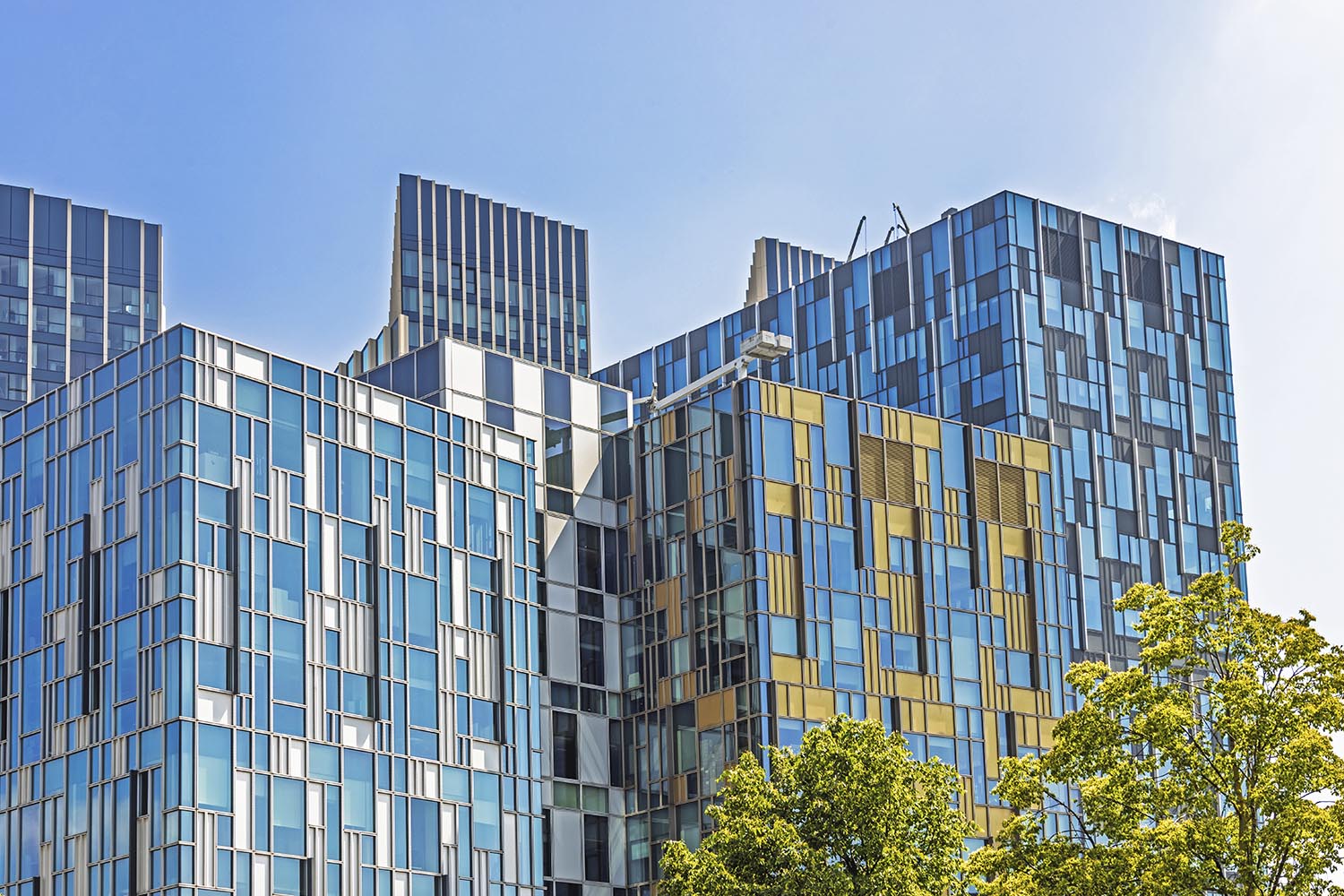 High Court discharges worldwide freezing order after arbitration claim form expired and extension requirements under CPR 7.6 were not met.