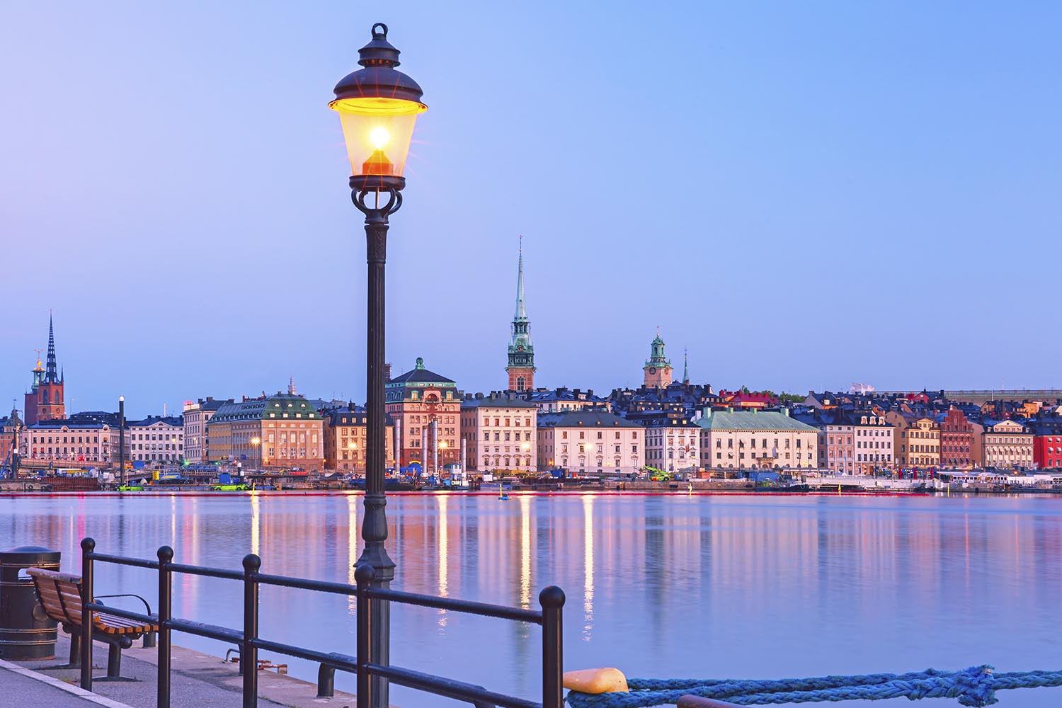 Svea Court of Appeal partially annuls construction award for procedural error, upholding tribunal’s merits while remitting penalty and costs issues.