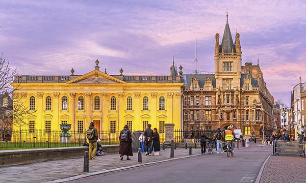 ADGM Court confirms broad powers to issue Worldwide Freezing Orders, including in support of foreign arbitral award enforcement and under Chabra jurisdiction.