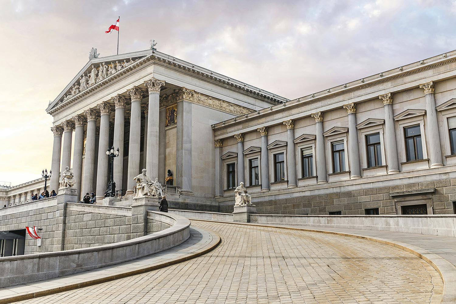 VIAC’s 2024 report highlights rising caseloads, strong regional influence, gender-balanced appointments and Vienna’s role as a key arbitration seat.