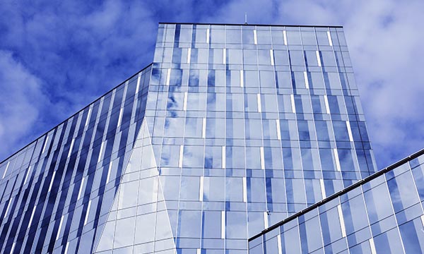 UK judiciary issues updated AI guidance for judges, expanding safeguards on misinformation, bias and evidential responsibility in court proceedings.