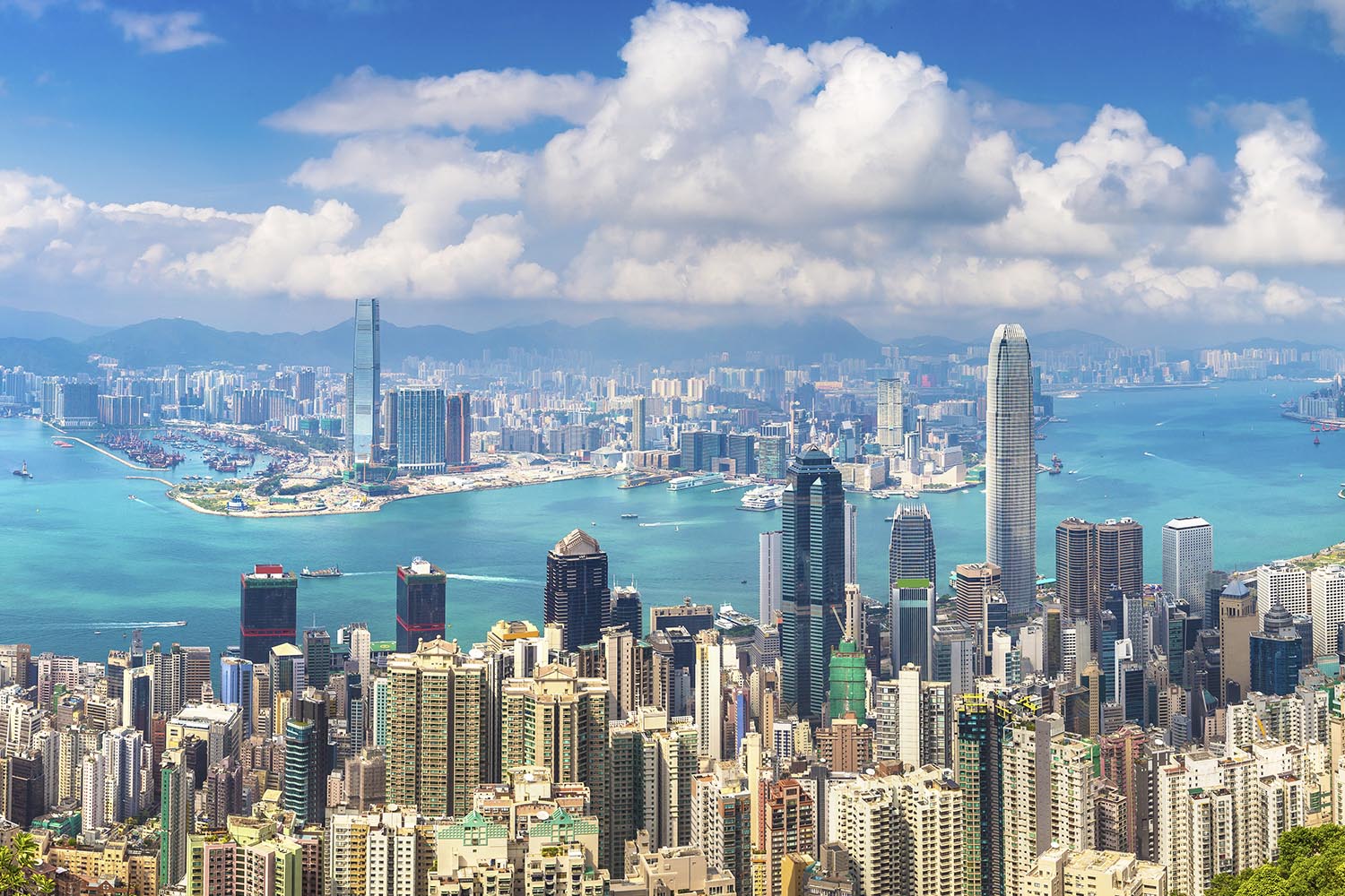 Hong Kong court defers fraud-related jurisdictional issues involving non-signatories to SIAC arbitration in Techteryx crypto disputes.