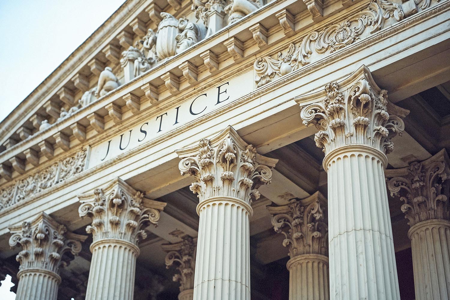 English court confirms jurisdiction over UK patent infringement and FRAND claims, refusing a stay in favour of Chinese proceedings.