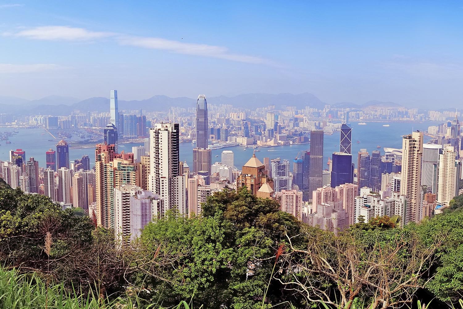 Overview of HKIAC’s new Practice Note on arbitration clause compatibility, addressing consolidation, multi-contract disputes and drafting considerations.