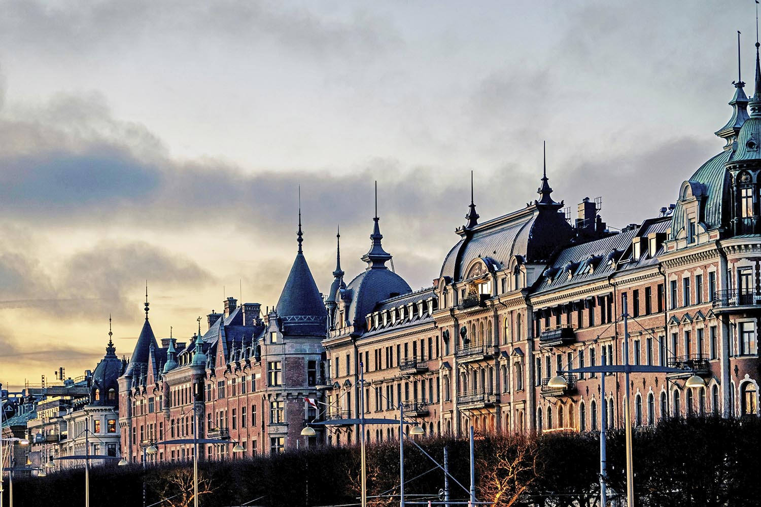 The Svea Court of Appeal annulled an ECT arbitral award, reaffirming that intra-EU investment arbitration violates Swedish public policy.