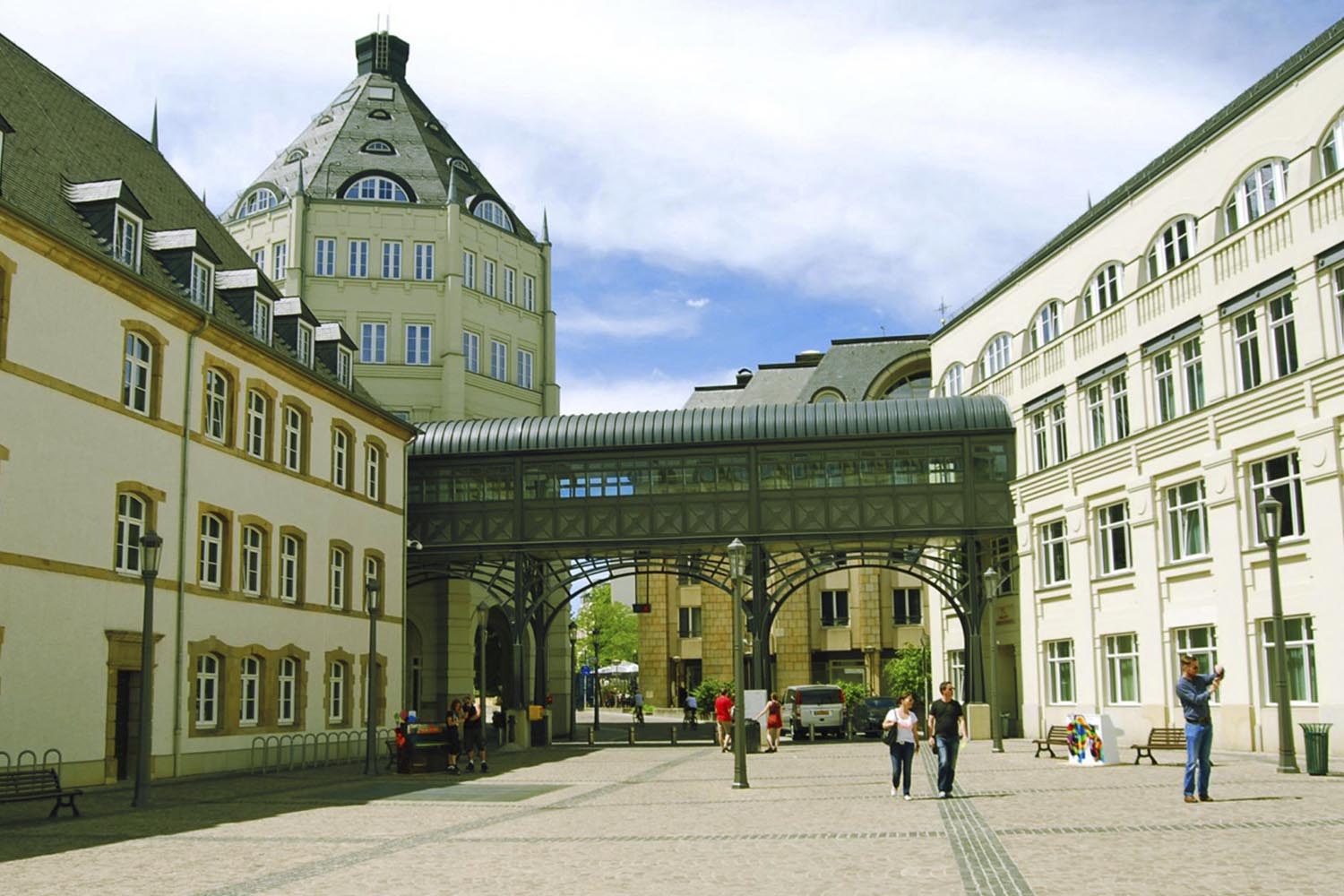 A historic Luxembourg ruling revives the procédure à jour fixe, enabling rapid hearings on the merits within days instead of years.