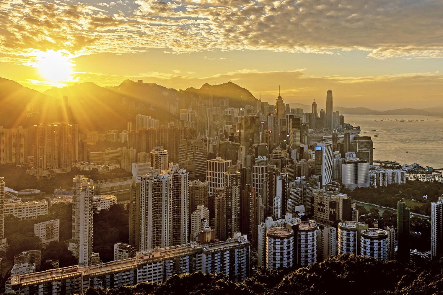 HKIAC raises expedited procedure thresholds and revises fee caps, strengthening efficiency, cost control and transparency in arbitration.