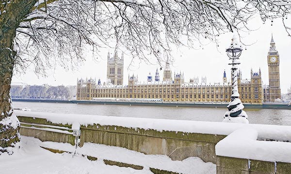 A practical guide to enforcing ICSID Convention awards in England and Wales, focusing on court procedure, state immunity and execution issues.