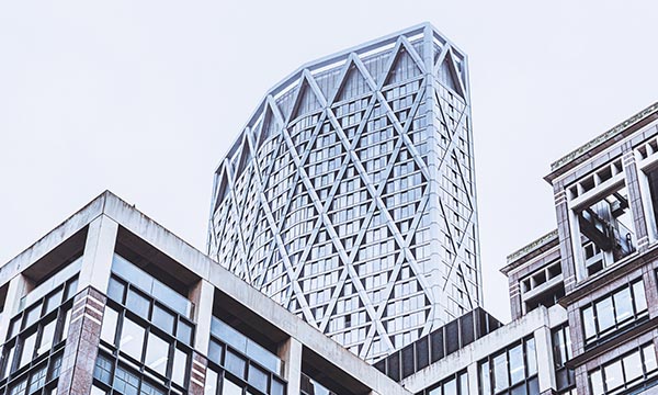 The Commercial Court confirms strict interpretation of arbitration time limits, clarifying when an award is “rendered” for appeal purposes.