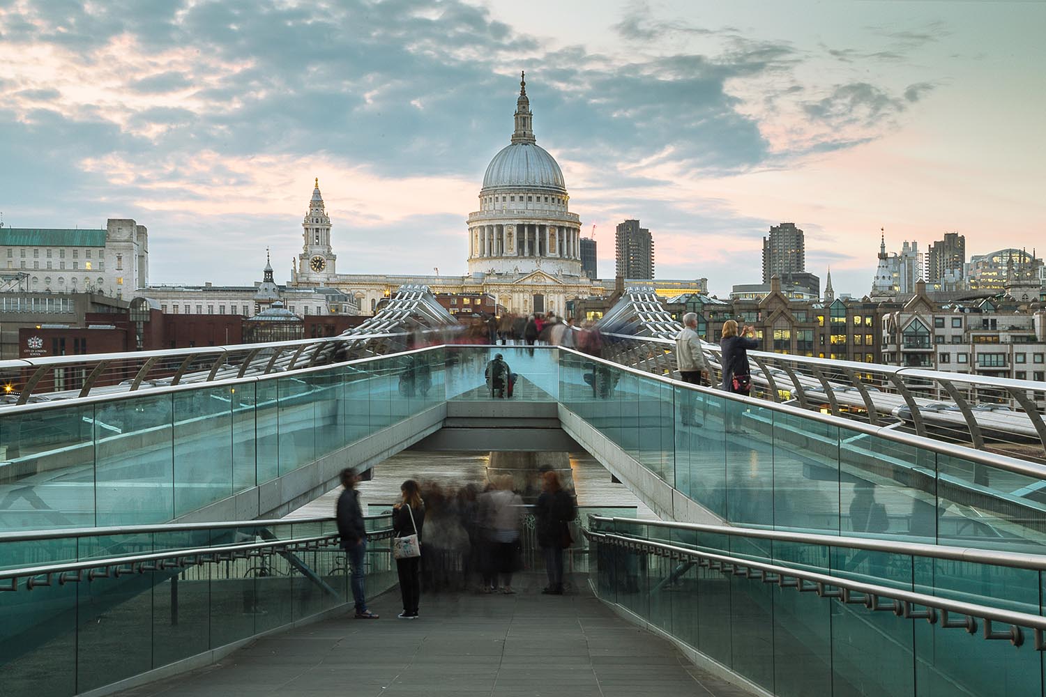 Summary of UK sanctions enforcement under SAMLA, covering financial sanctions, prohibitions, extraterritorial reach and licensing.