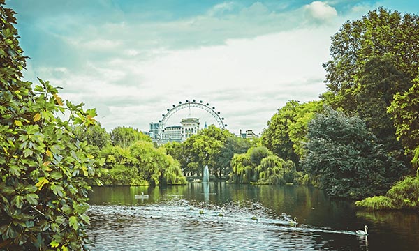 English arbitration costs are guided by the Arbitration Act 1996, party agreements, and tribunal discretion, reflecting relative success and case-specific circumstances.