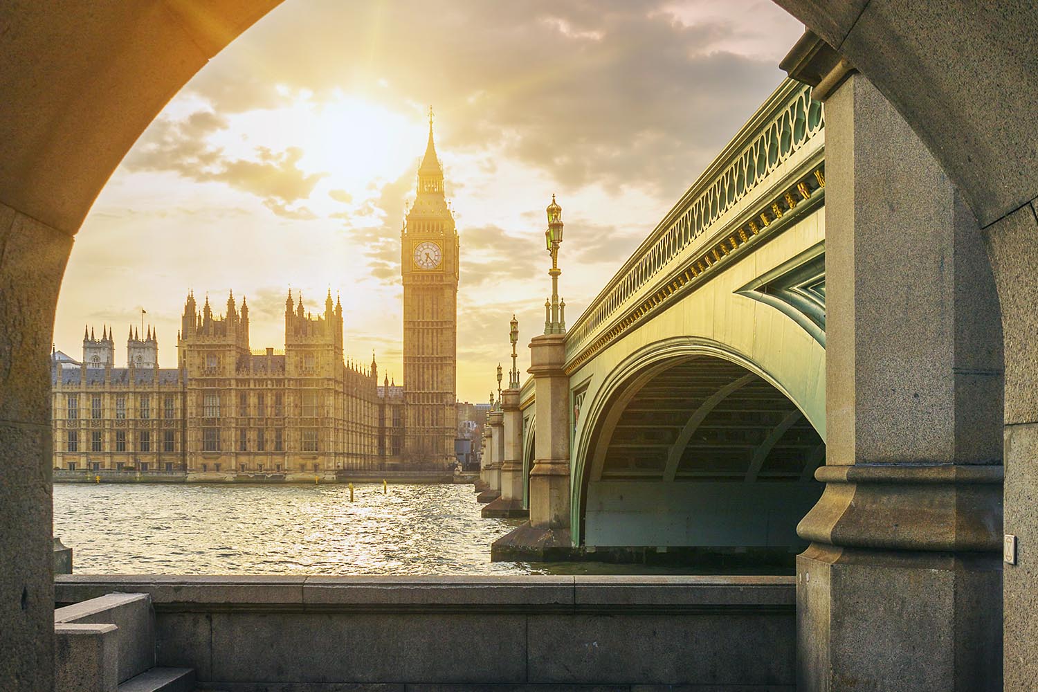 Emergency arbitrators ensure urgent relief in arbitration, with structured appointment, specific powers, and enforceable orders under varying institutional frameworks.