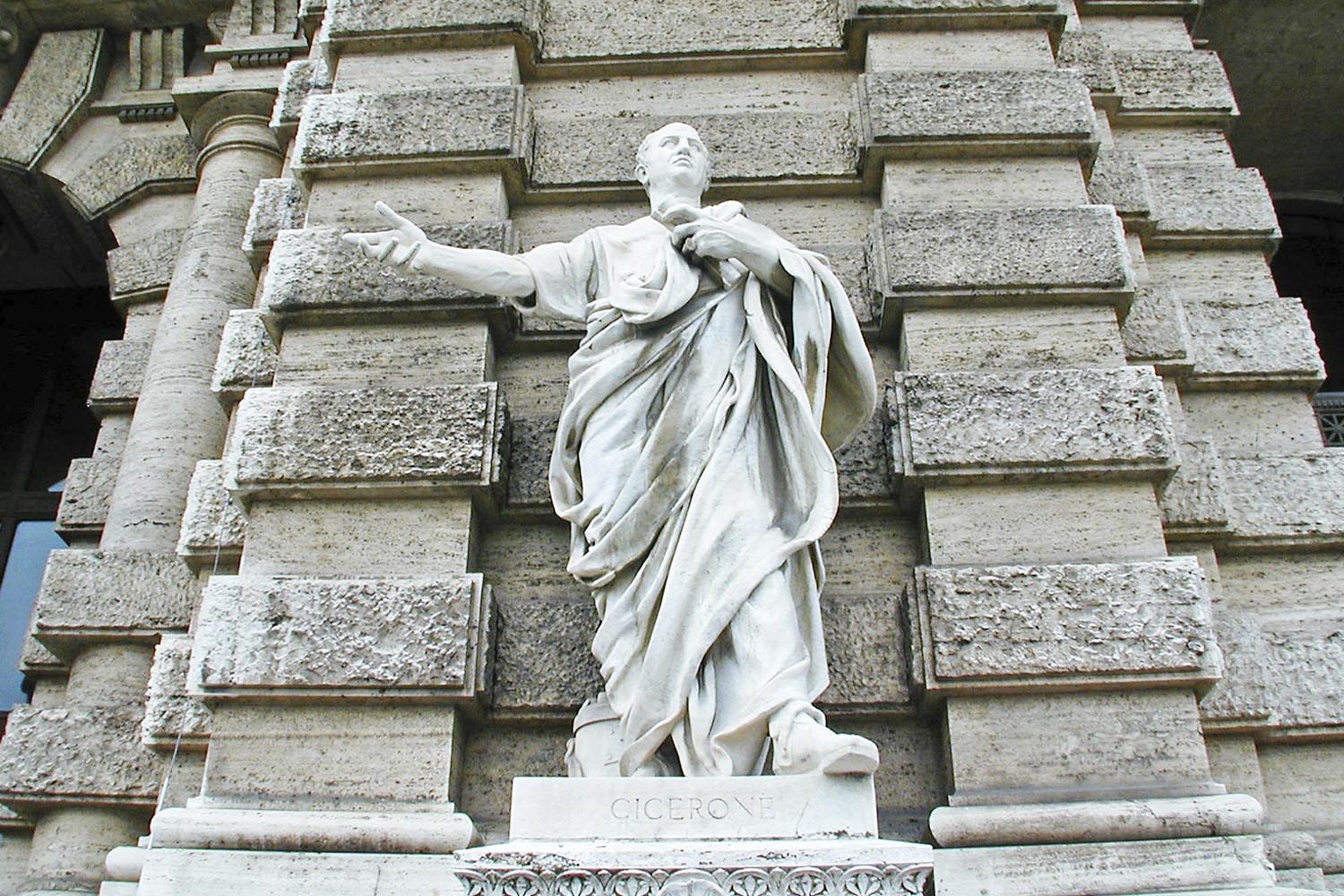 Language shapes arbitration outcomes: careful drafting, skilled advocacy, and interpreters ensure fair, efficient dispute resolution in multilingual contexts.