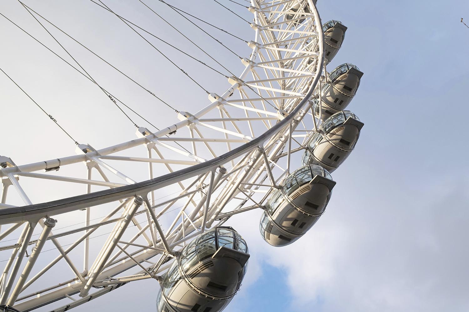 Belgravia Law combines multilingual expertise and cultural understanding to provide tailored legal solutions with professionalism and client focus.