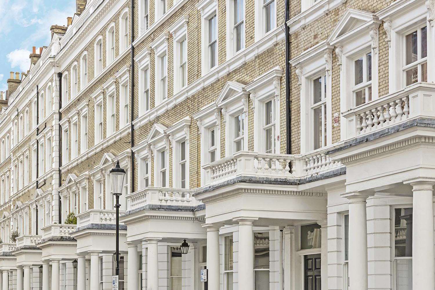 English Commercial Court grants final anti-suit injunction and damages for breach of a London-seated arbitration agreement.