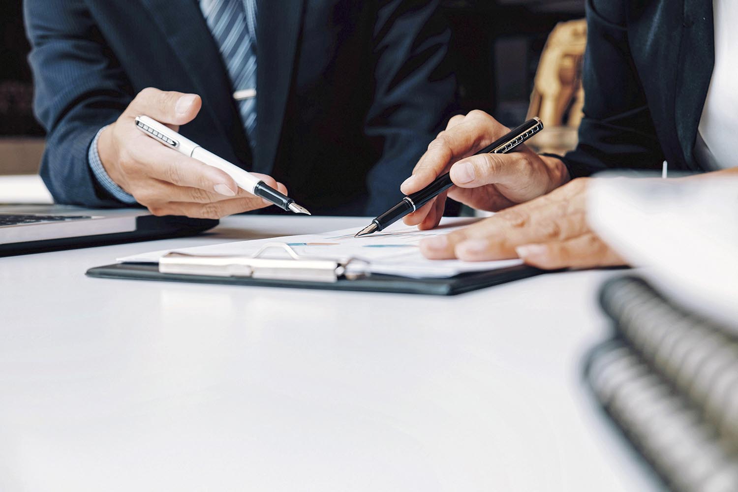 Ciarb’s 2026 report provides best-practice guidance on expert witness evidence in international arbitration, promoting more effective and structured tribunal procedures.