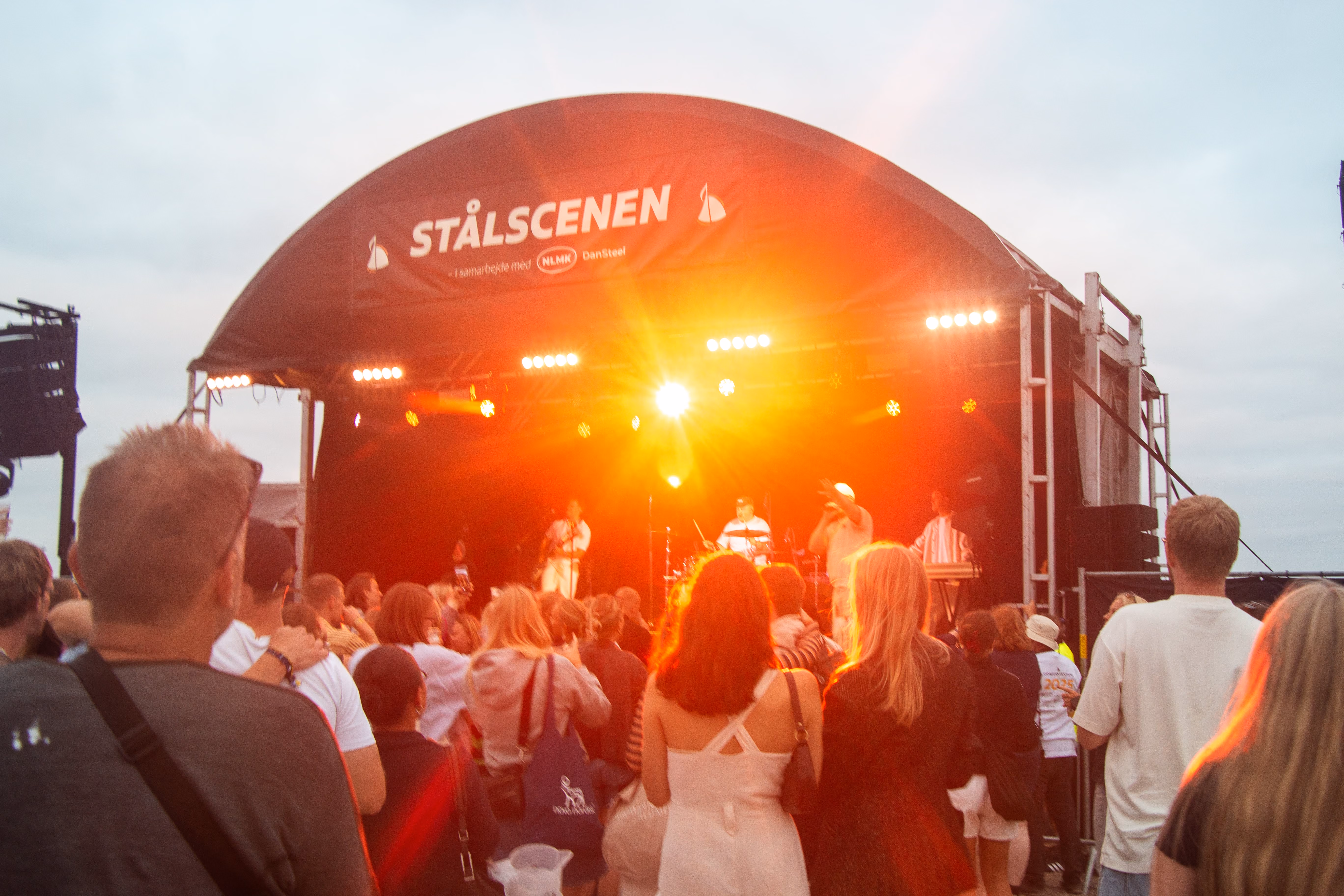Stålscenen på Fjordlys Festival 2025 til Xander Linnet koncerten om lørdagen