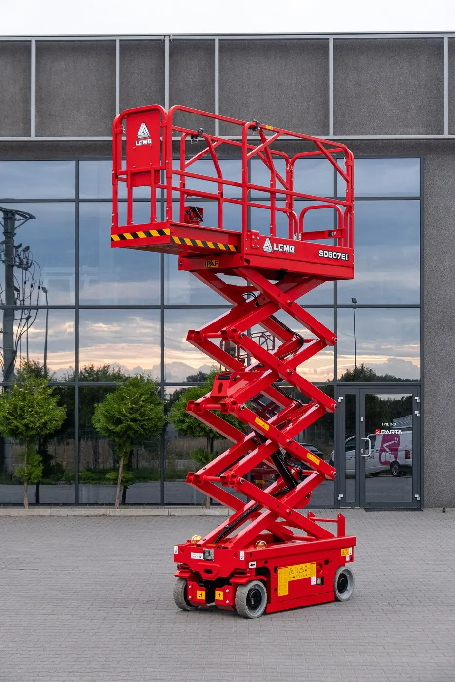 Sakselift 8 m – LGMG S0607E II