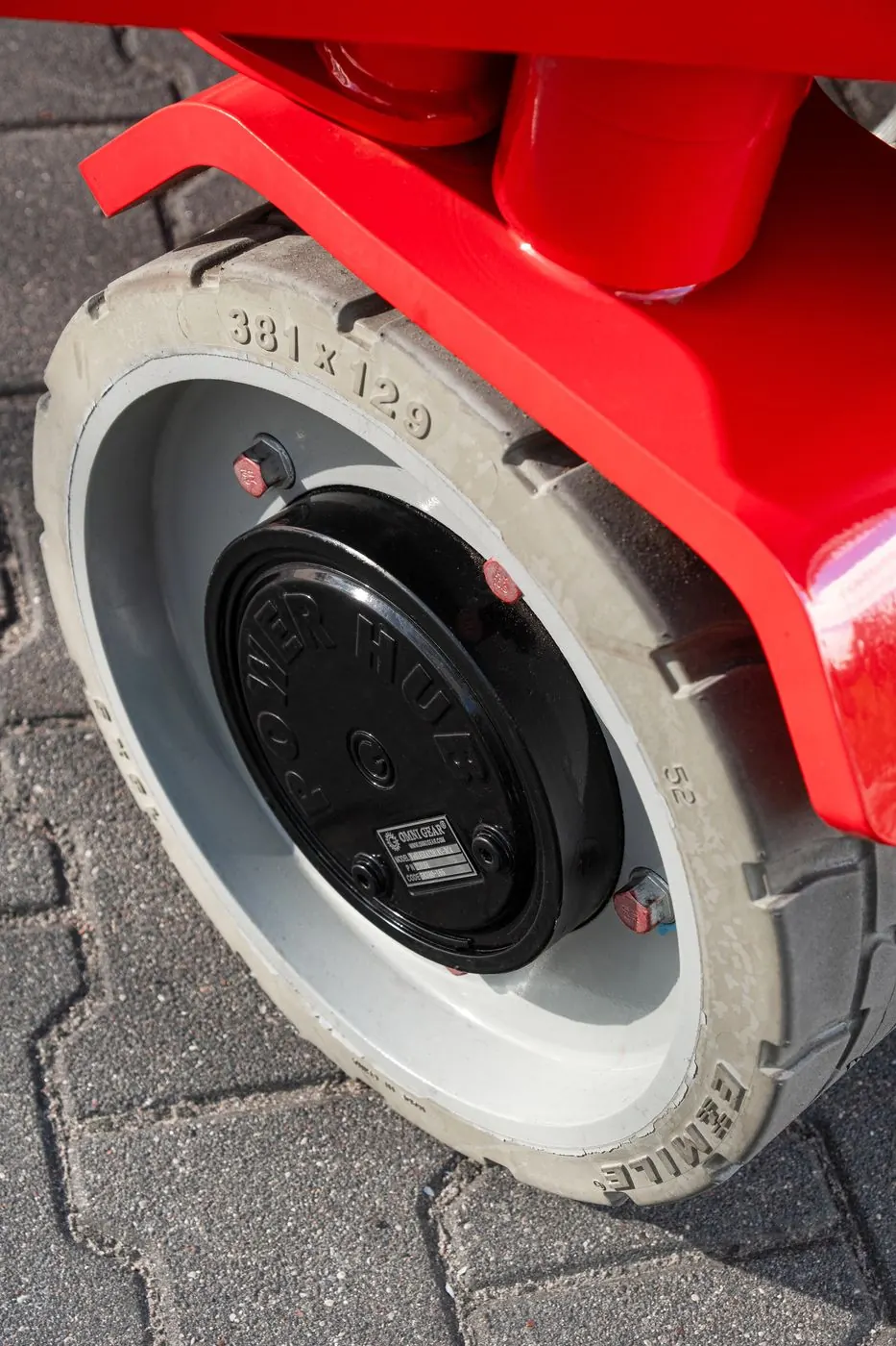 Sakselift 16 m – LGMG S1413E II