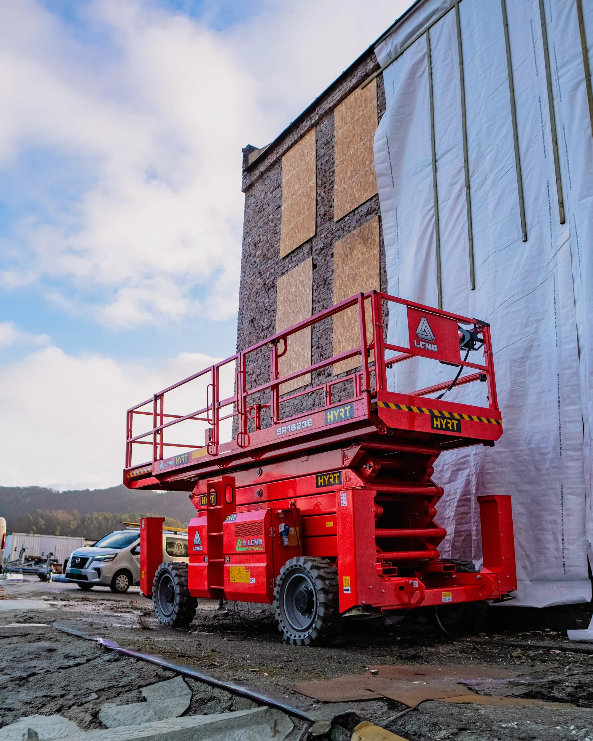 Terreng-sakselift 18 m – LGMG SR1623E