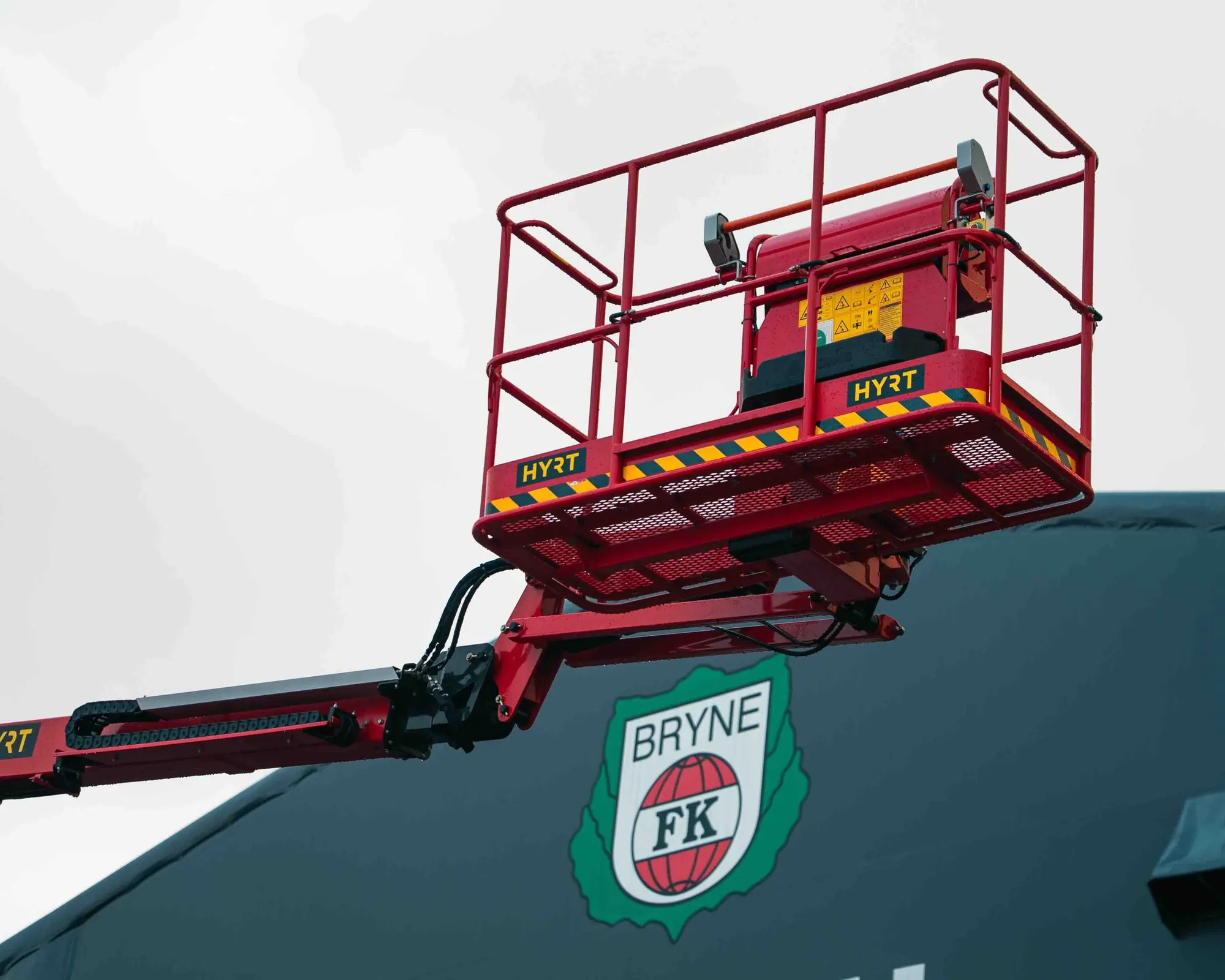 Knekkbomlift 18 m, diesel – LGMG AR16J