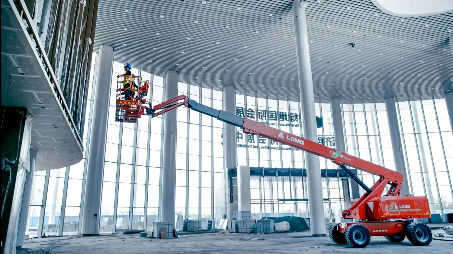 Teleskopbomlift 28 m – LGMG T26JE