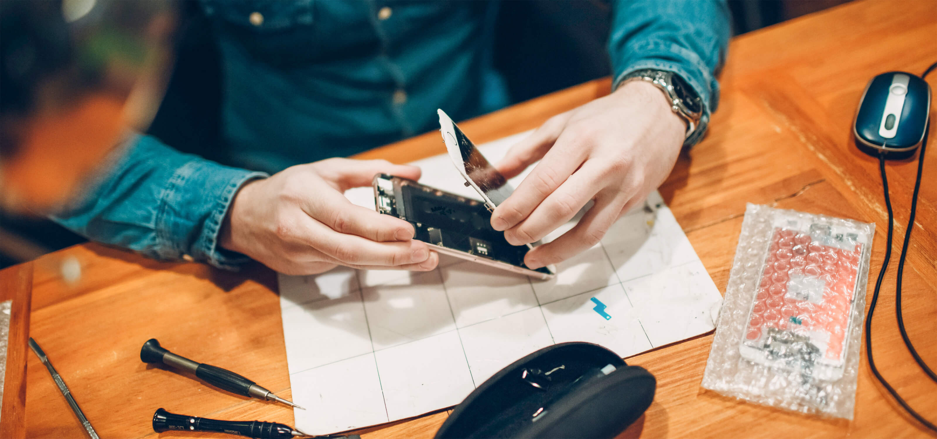 טכנולוגיה, כישרון ועצמאות: מבט מבפנים על המודל החדש של Jonathan’s Landing לקריירות בתחום האוטיזם