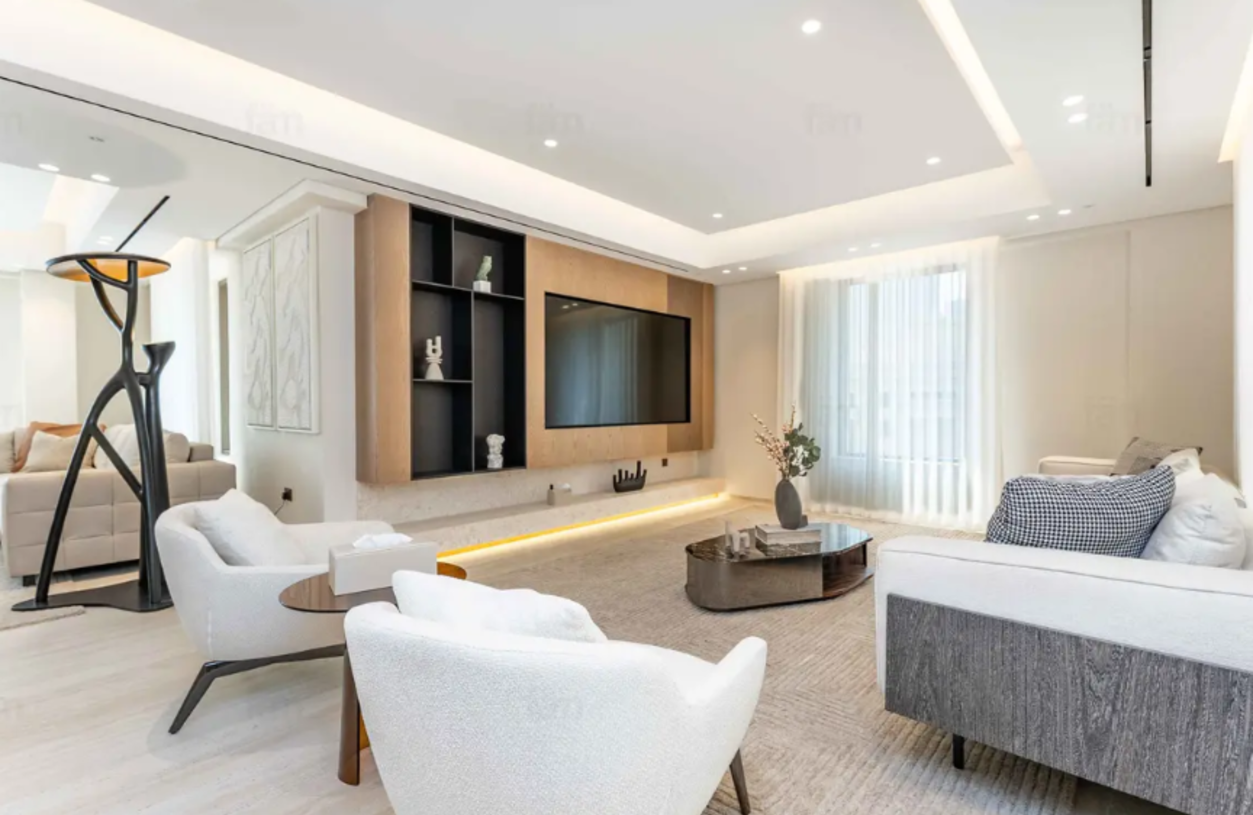 Feature Property image