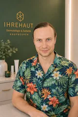 Dr. Vadzim Aliaksinski, Arzt im Anerkennungsverfahren für Dermatologie, bei IhreHaut in Kaufbeuren.