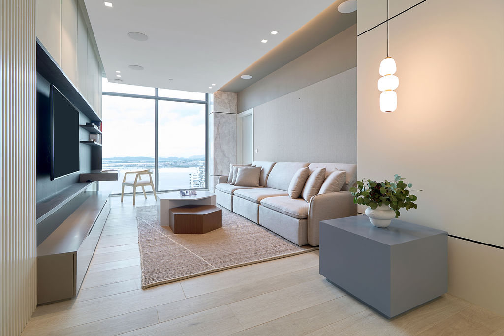 Contemporary den and home office design in Sea Point Paitilla Panama