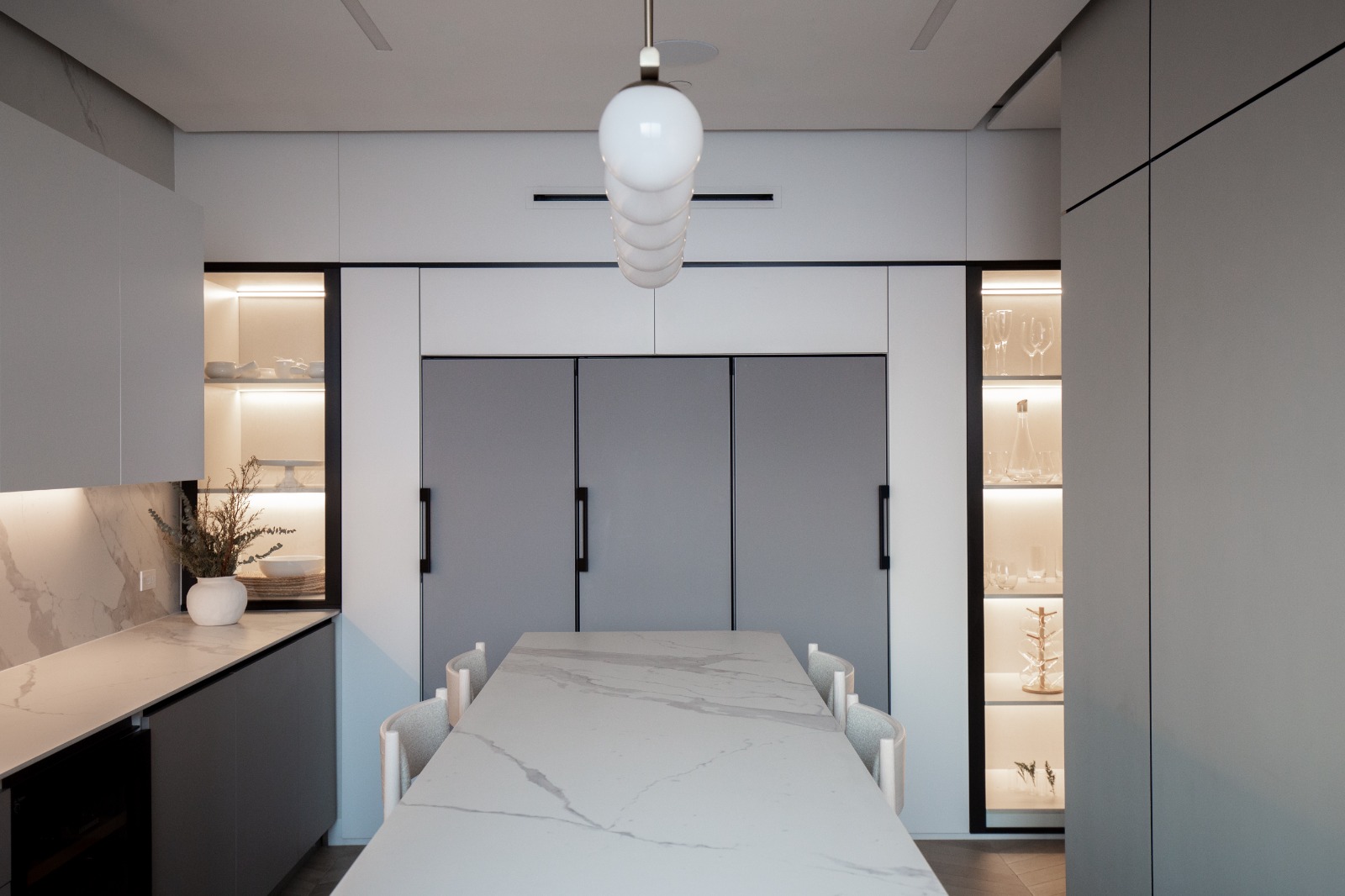 Custom kitchen island design in a luxury apartment in Paitilla, Panama