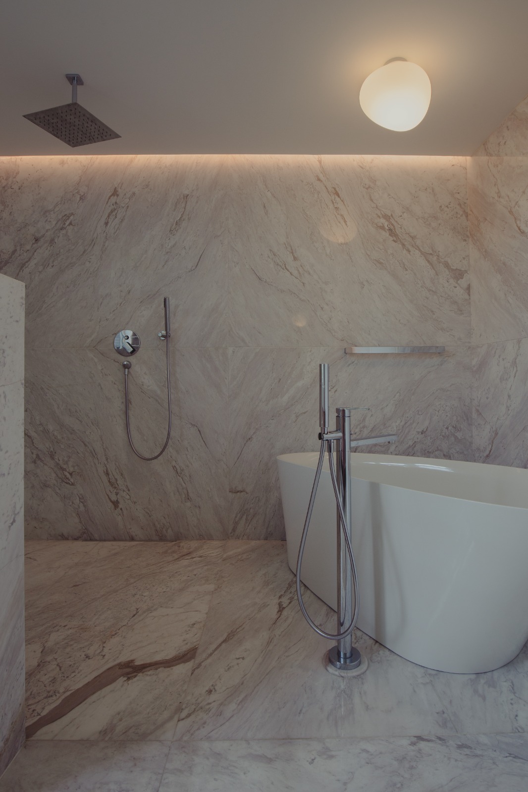 Residential bathroom design in Buenaventura
