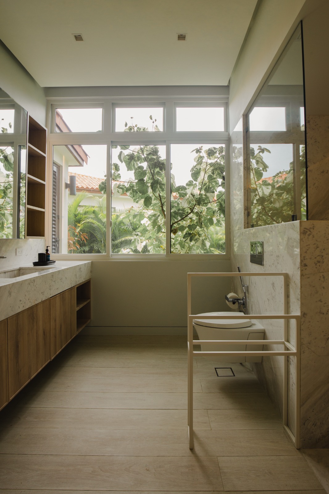 Residential bathroom design in Buenaventura