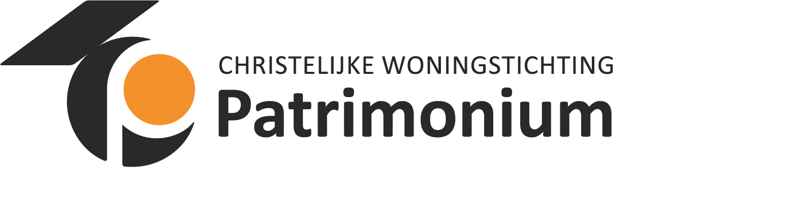 Logo van Christelijke Woningstichting Patrimonium met een abstract zwart en oranje symbool.