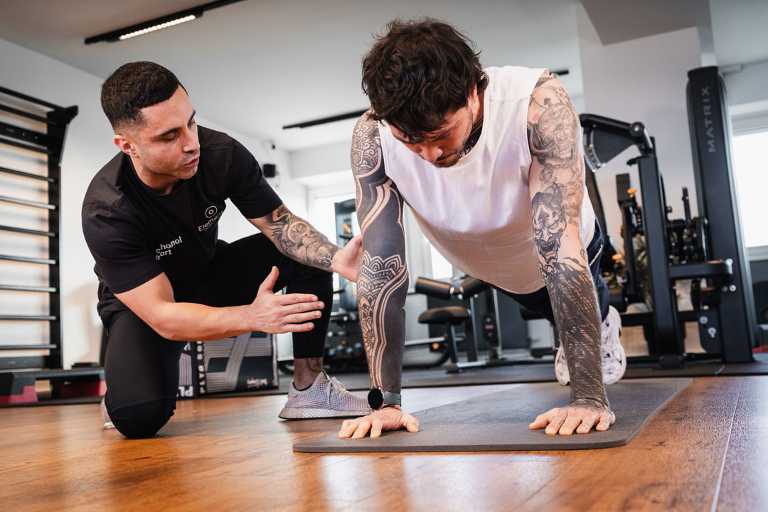 Personal Trainer in Krefeld unterstützt beim Training