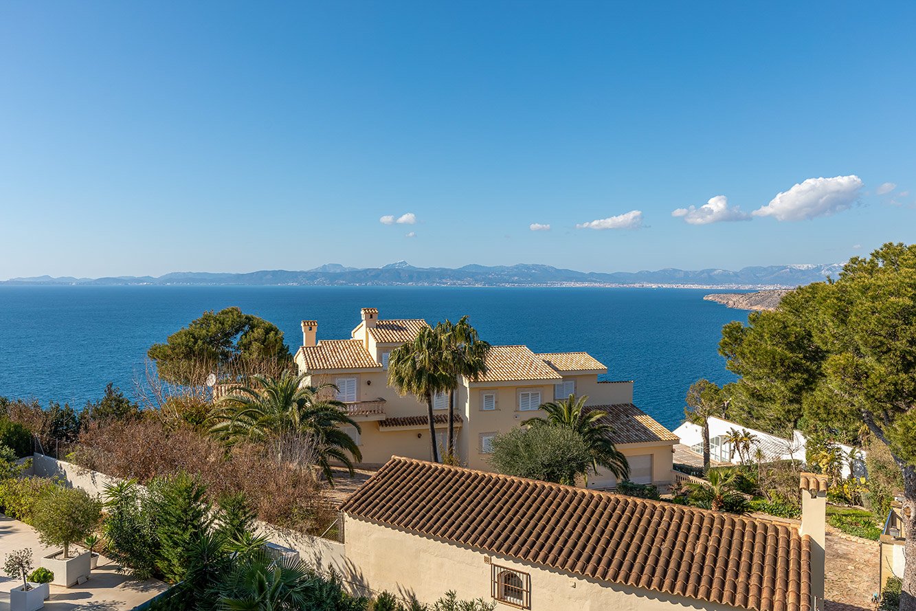 Mediterrane Villa mit Meerblick – großes Potenzial und Panoramablick über die Bucht von Palma