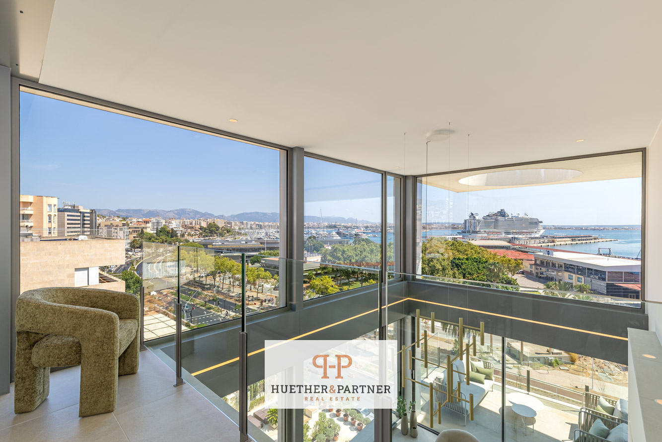 Luxuriöses Duplex-Penthouse mit Meerblick und privatem Pool am Paseo Marítimo