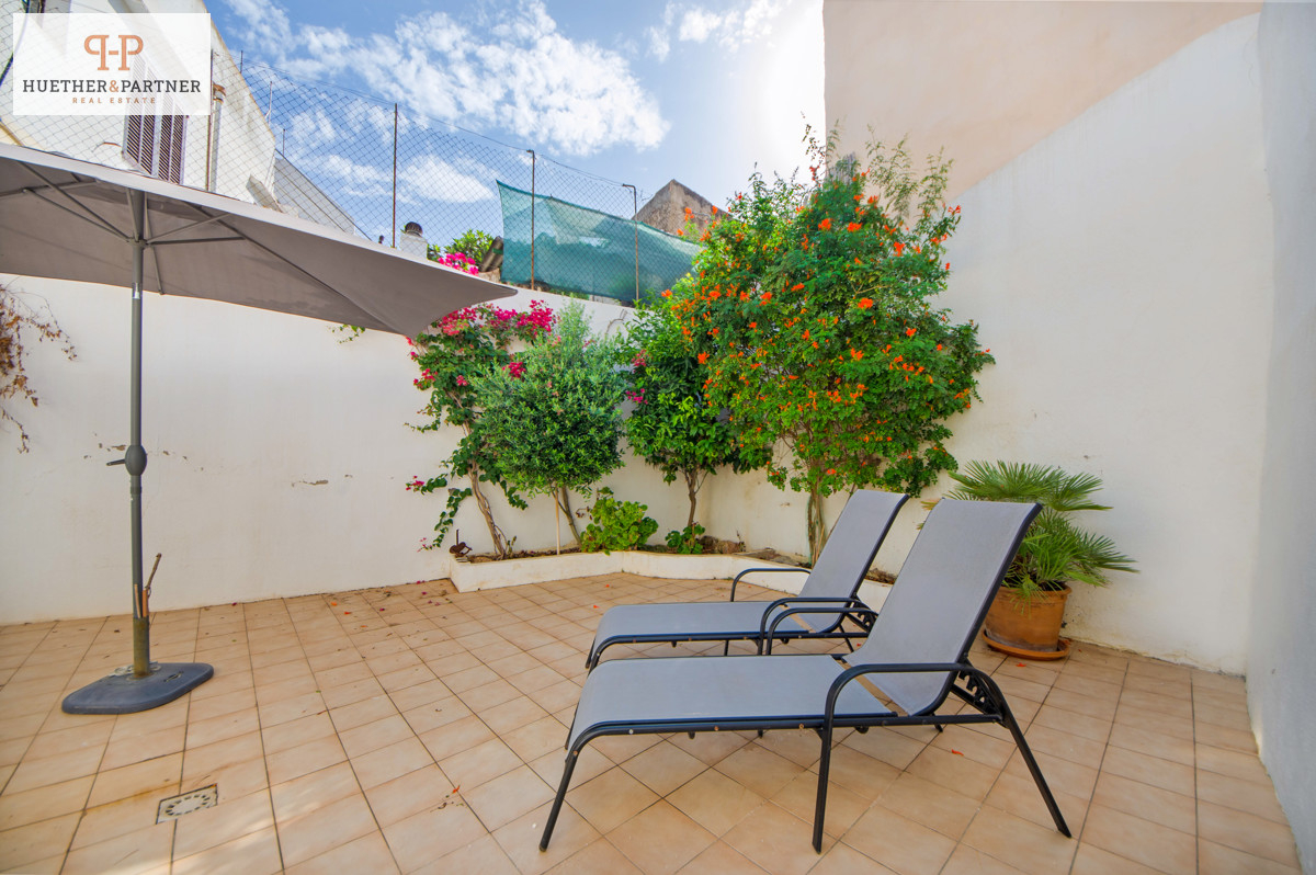 Großzügig gestaltetes, helles Stadthaus mit Lizenz zum Poolbau im Patio Felanitx Mallorca