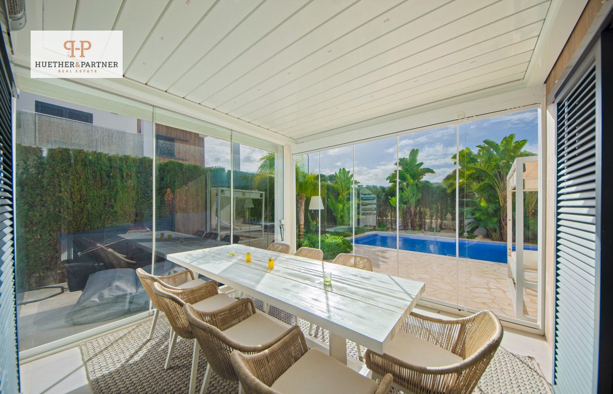 MALLORCA - LUXUS-POOL-Villa im Bauhausstil mit Garten und Wintergarten auf Mallorca