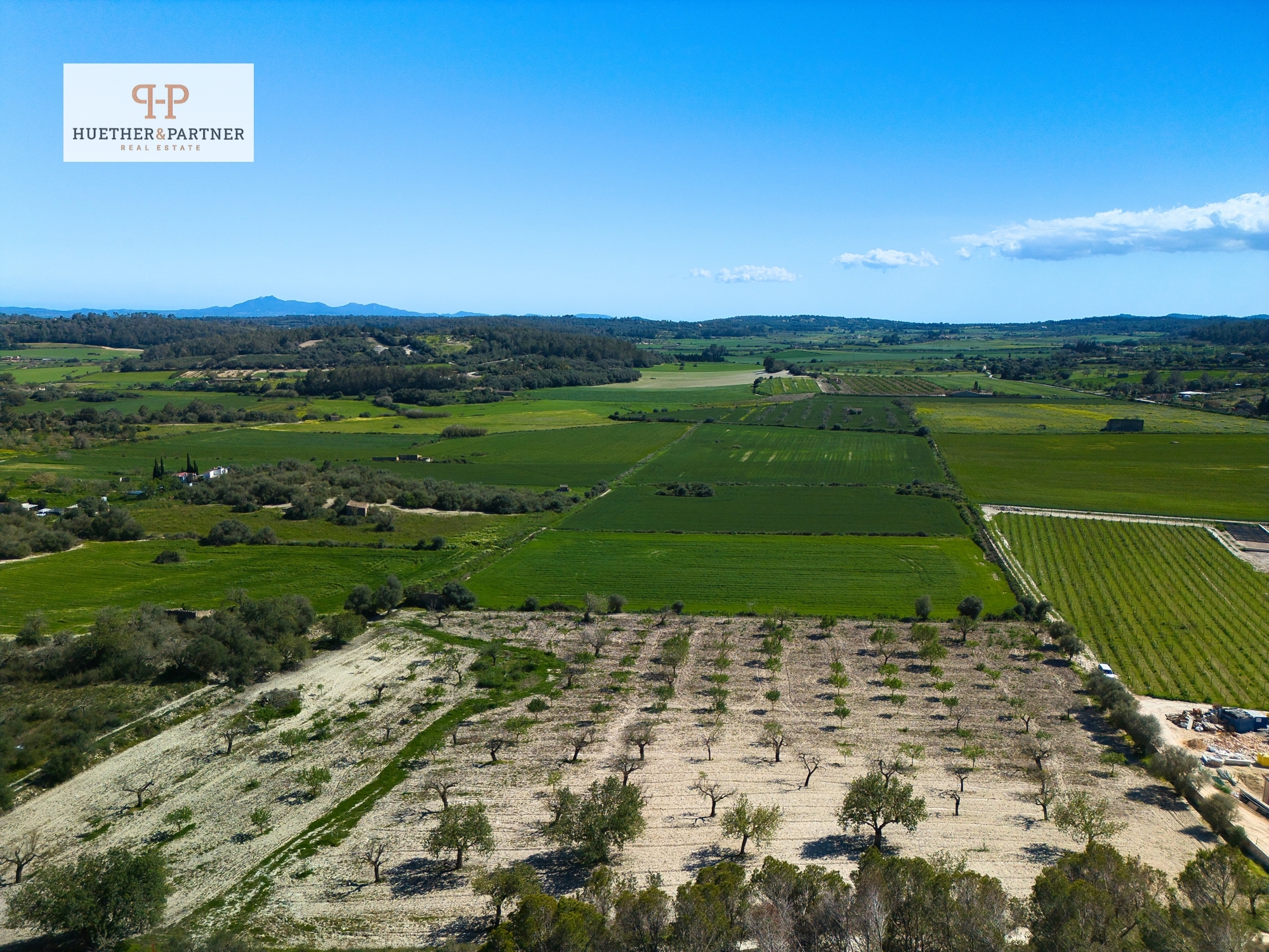 Sehr ruhig gelegenes Grundstück mit wunderbarem Blick auf das ländliche Mallorca bebaubar mit 450 m2
