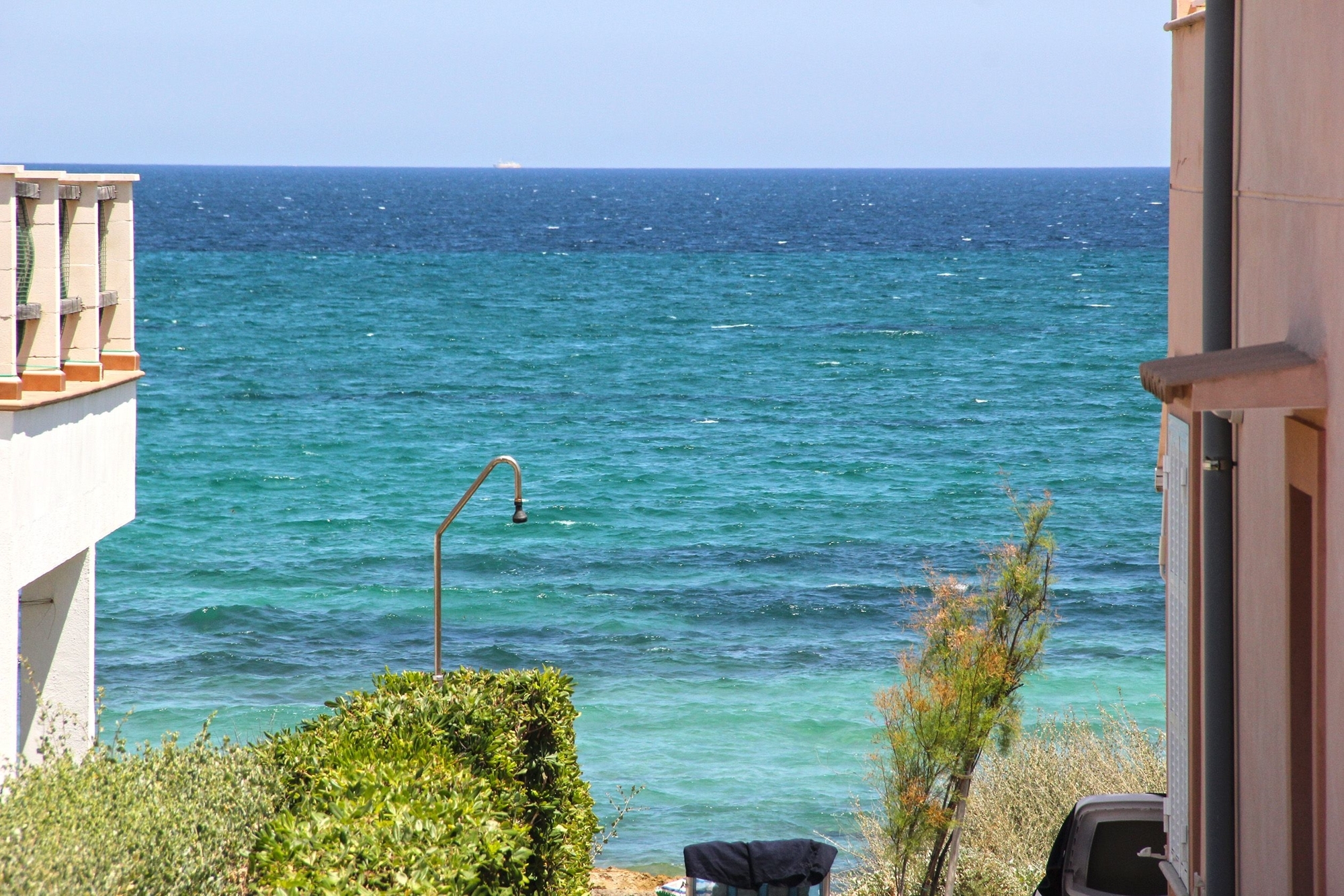 Traumhaus nur 10 Meter vom Strand entfernt – Ferienimmobilie mit ETV-Lizenz für 8 Personen