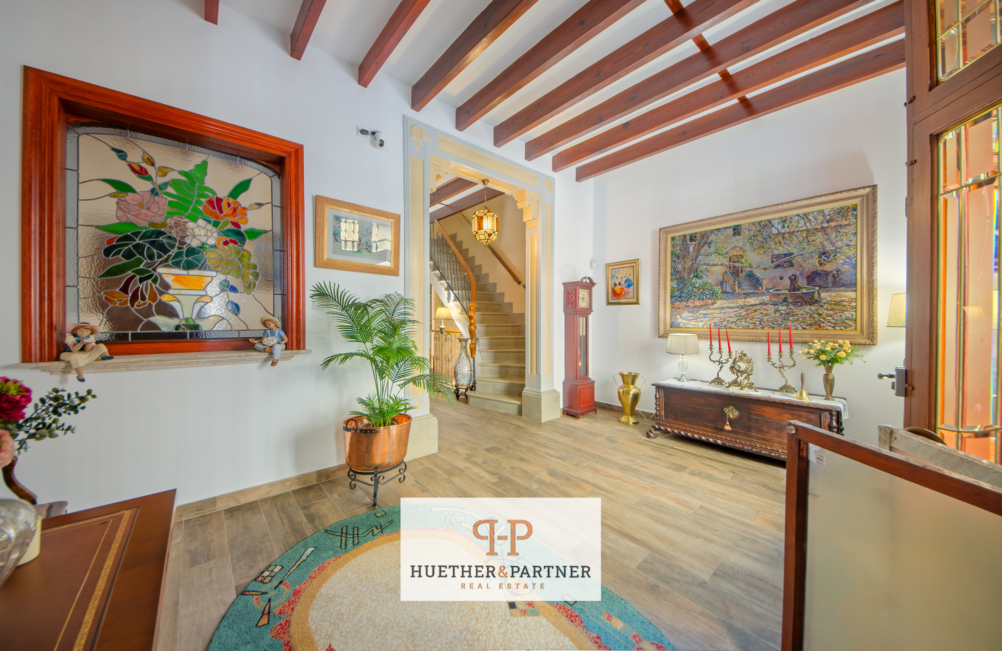 Exklusives Stadthaus in Llucmajor auf Mallorca mit Innenhof, Aufzug und Doppelgarage