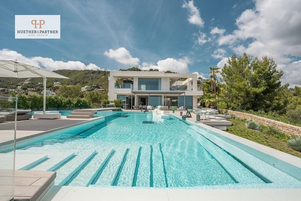 State-of-the-Art Luxusvilla mit Meerblick, Spa, Gästehaus & Helikopterlandeplatz in Son Vida