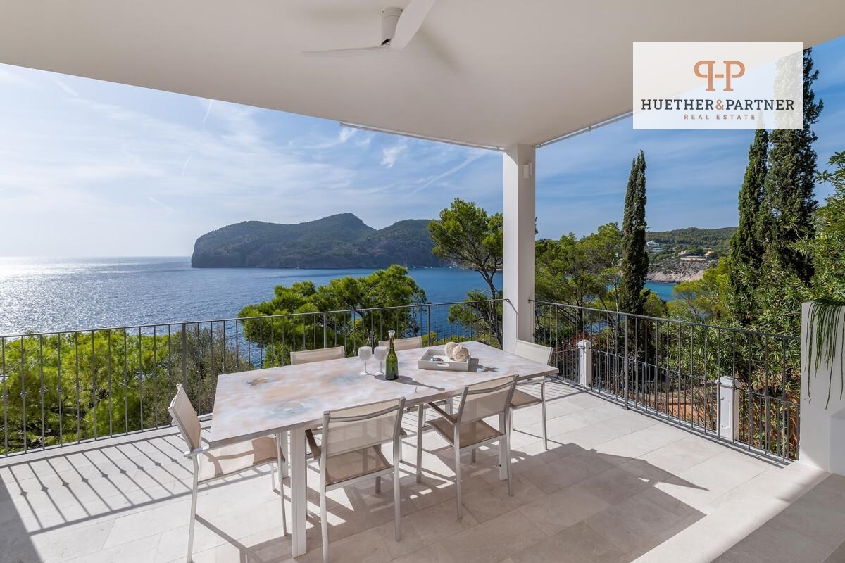 Mallorca - Luxusvilla in Camp de Mar mit Meerblick und Ferienlizenz (E.T.V.)