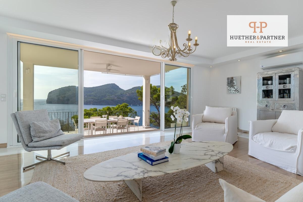 Mallorca - Luxusvilla in Camp de Mar mit Meerblick und Ferienlizenz (E.T.V.)