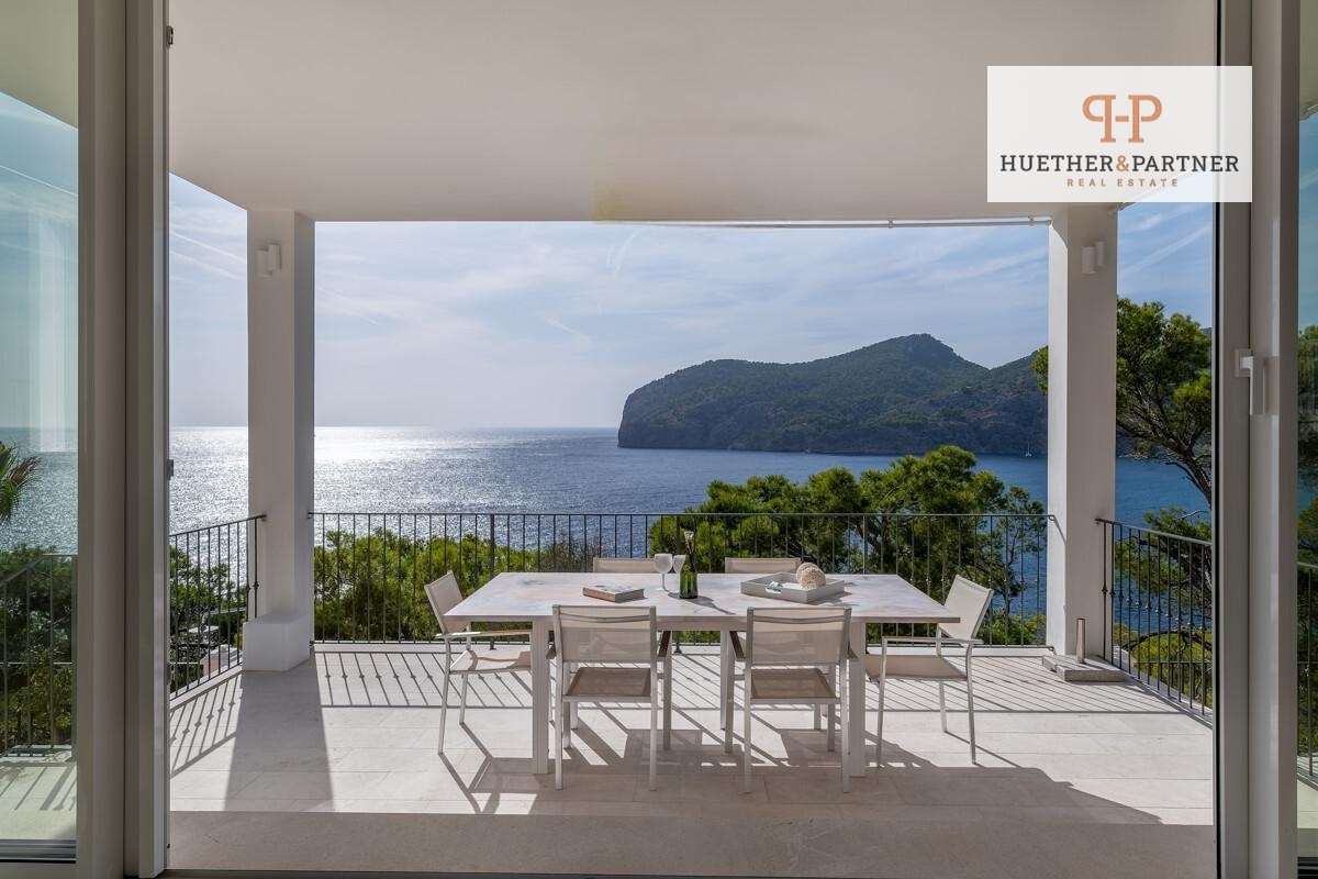 Mallorca - Luxusvilla in Camp de Mar mit Meerblick und Ferienlizenz (E.T.V.)