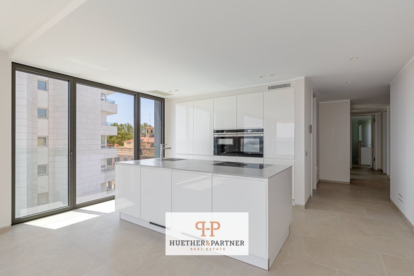 Exklusives Neubauapartment mit Meer- und Hafenblick am Paseo Marítimo in Palma